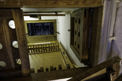 Blick zum Spieltisch und den Glocken